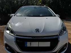 Usado 2016 Peugeot 208 Citadino | € 8.000 (Bom preço)