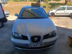 Cinzento Usado 2005 Seat Ibiza Citadino | € 3.650 (Preço justo)