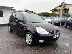 Azul Usado 2003 Ford Fiesta Studio Citadino | € 3.500 (Preço justo)