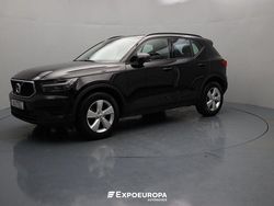 Preto Usado 2021 Volvo XC40 Momentum SUV | € 22.990 (Preço justo)