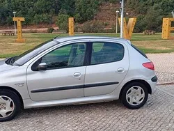 Cinzento Usado 2002 Peugeot 206 Sedan | € 1.999 (Preço justo)