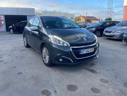Cinza Usado 2017 Peugeot 208 Allure Citadino | € 8.500 (Preço justo)