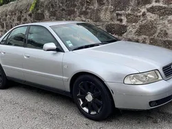 Usado 2000 Audi A4 Sedan | € 2.200