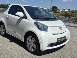 Branco Usado 2009 Toyota iQ Citadino | € 7.250