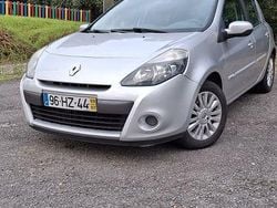 Usado 2009 Renault Clio III Sedan | € 5.490 (Caro)