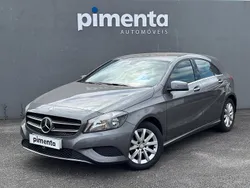 Cinza Usado 2013 Mercedes A180 Style | € 15.650