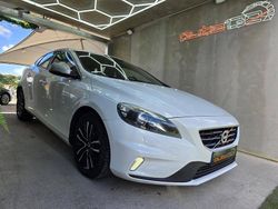 Branco Usado 2015 Volvo V40 R-Design Momentum Carrinha | € 13.990 (Preço justo)