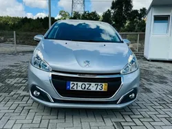 Cinza Usado 2016 Peugeot 208 Active Citadino | € 8.970 (Preço justo)