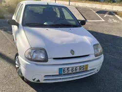 Usado 2001 Renault Clio II Sedan | € 1.000 (Super Preço)