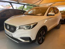 Branco Usado 2021 MG ZS Luxury Sedan | € 16.900 (Bom preço)