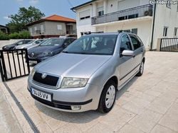 Cinza Usado 2004 Skoda Fabia Active | € 2.750 (Preço justo)