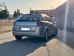 Usado 2003 Opel Signum Citadino | € 2.500