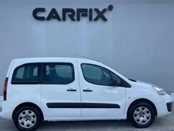Branco Usado 2017 Peugeot Partner Monovolume | € 18.499