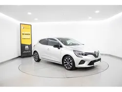 Cinza Usado 2023 Renault Clio V Techno | € 17.680 (Preço justo)