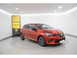 Vermelho Usado 2023 Renault Clio V Techno | € 18.680 (Preço justo)