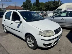 Branco Usado 2005 Fiat Punto Citadino | € 2.490 (Preço justo)