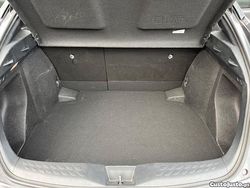 Cinza Usado 2023 Toyota C-HR SUV | € 31.750 (Preço justo)