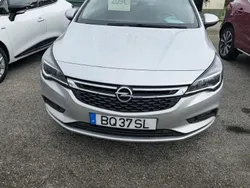Cinzento platina Usado 2018 Opel Astra Business Edition Carrinha | € 11.850 (Preço justo)
