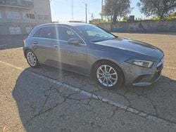 Cinzento Usado 2019 Mercedes A180 Citadino | € 21.100 (Super Preço)