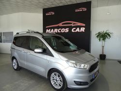 Cinzento (metalizado) Usado 2016 Ford Tourneo Courier Titanium Monovolume | € 14.400 (Preço elevado)