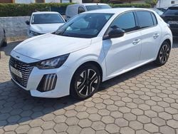Branco Usado 2025 Peugeot 208 Allure Citadino | € 23.250