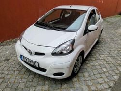Branco Usado 2011 Toyota Aygo Citadino | € 3.450