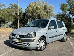 Usado 2002 Renault Clio II Privilege Sedan | € 1.500 (Preço justo)