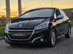 Preto Usado 2016 Peugeot 208 Citadino | € 9.600 (Bom preço)