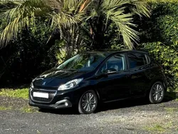 Preto Usado 2019 Peugeot 208 Signature Sky Citadino | € 10.900 (Bom preço)