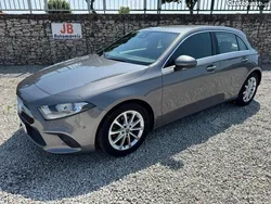 Cinza Usado 2019 Mercedes A180 Progressive Citadino | € 25.450 (Preço justo)