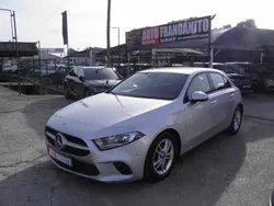 Cinzento Usado 2020 Mercedes A180 | € 21.900 (Bom preço)