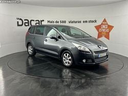 Cinza Usado 2009 Peugeot 5008 Monovolume | € 4.250 (Preço justo)