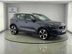 Azul Usado 2021 Volvo XC40 Momentum SUV | € 36.490