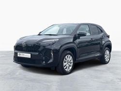 Preto (pintura metalizada) Usado 2024 Toyota Yaris Comfort | € 26.750 (Preço justo)