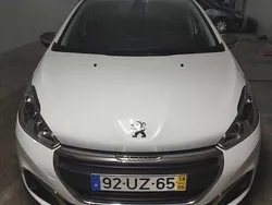 Usado 2018 Peugeot 208 Style Citadino | € 8.250 (Bom preço)