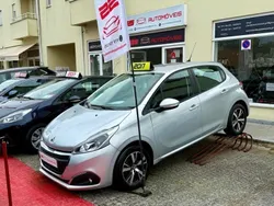 Cinzento Usado 2017 Peugeot 208 Citadino | € 10.900 (Preço justo)