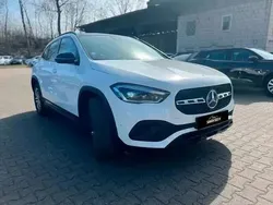 Branco Usado 2022 Mercedes GLA250 Progressive SUV | € 36.990 (Preço justo)