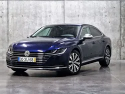 Azul Usado 2019 VW Arteon Elegance Sedan | € 32.500