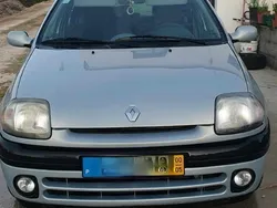 Cinzento Usado 2000 Renault Clio II Citadino | € 1.300 (Preço justo)