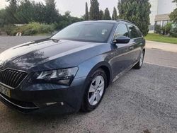 Cinzento Usado 2017 Skoda Superb | € 19.000 (Caro)