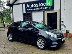 Preto Usado 2015 Kia Rio | € 9.990 (Preço justo)