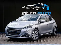 Branco Usado 2018 Peugeot 208 Style Citadino | € 12.900 (Preço justo)