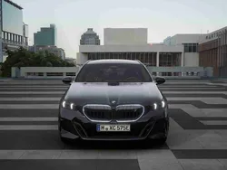 Cinzento Novo 2025 BMW i5 Sedan | € 85.000