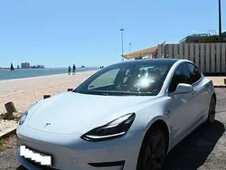 Usado 2020 Tesla Model 3 Standard Range Sedan | € 23.750 (Preço justo)