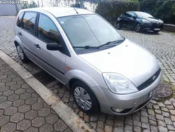 Cinza Usado 2005 Ford Fiesta Citadino | € 5.950 (Caro)