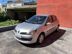 Usado 2006 Renault Clio III Sedan | € 2.790