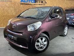 Branco Usado 2009 Toyota iQ Citadino | € 6.900
