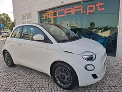 Branco Usado 2022 Fiat 500e Icon Citadino | € 17.990 (Preço justo)