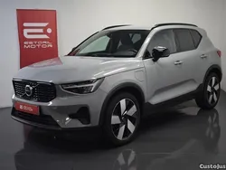 Cinza Usado 2023 Volvo XC40 Plus SUV | € 37.900 (Preço elevado)