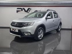 Cinzento Usado 2021 Dacia Sandero Citadino | € 13.990 (Bom preço)